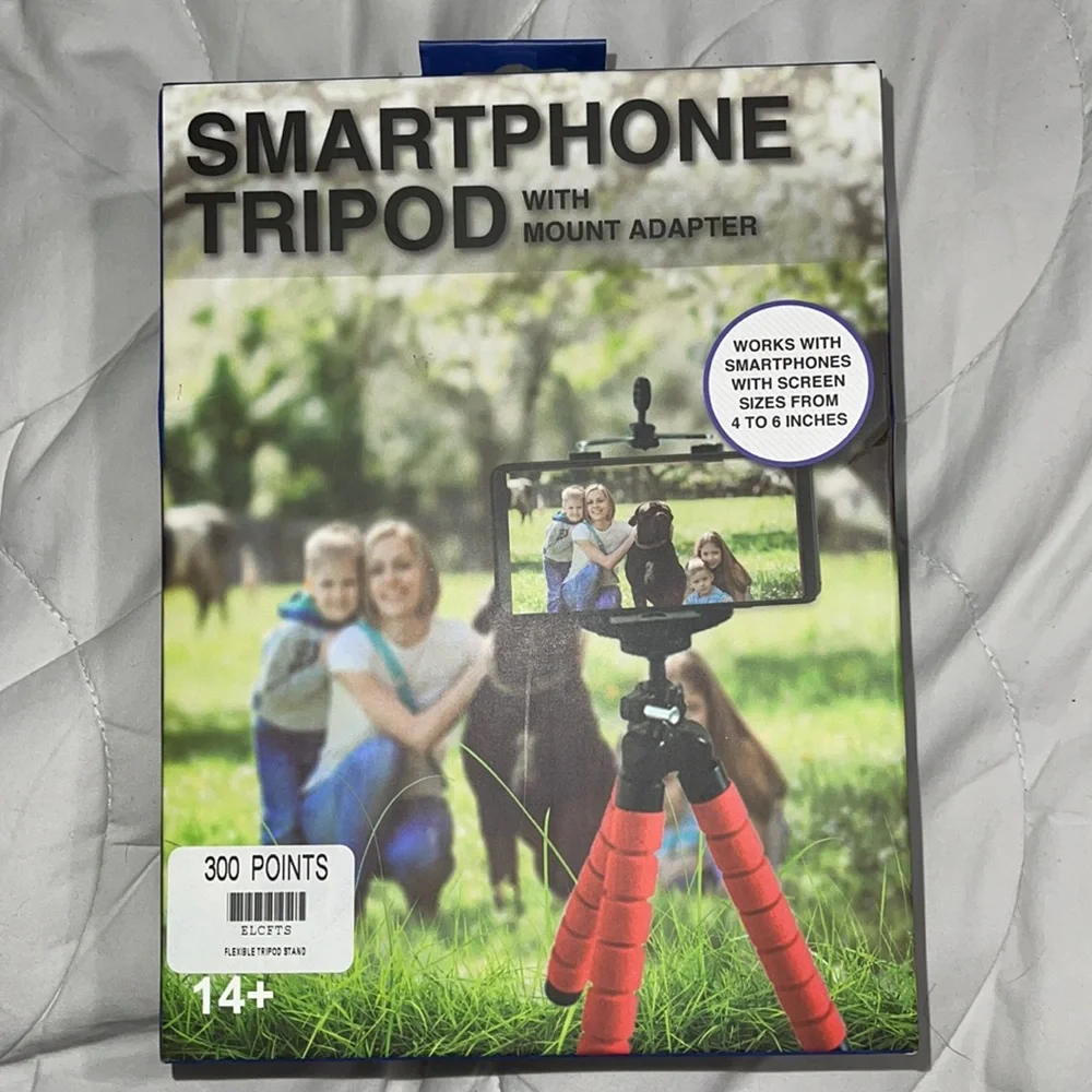 NWT smartphone tripod with mount adapter works with 4-6 inch screens 360 •